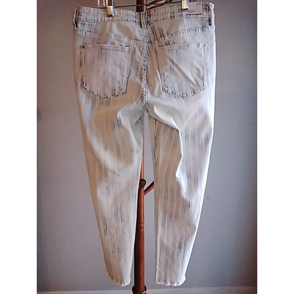 Vintage America Weekend Crop Jeans Size 6 NWT Distressed Stripe Wash Denim - Picture 8 of 13